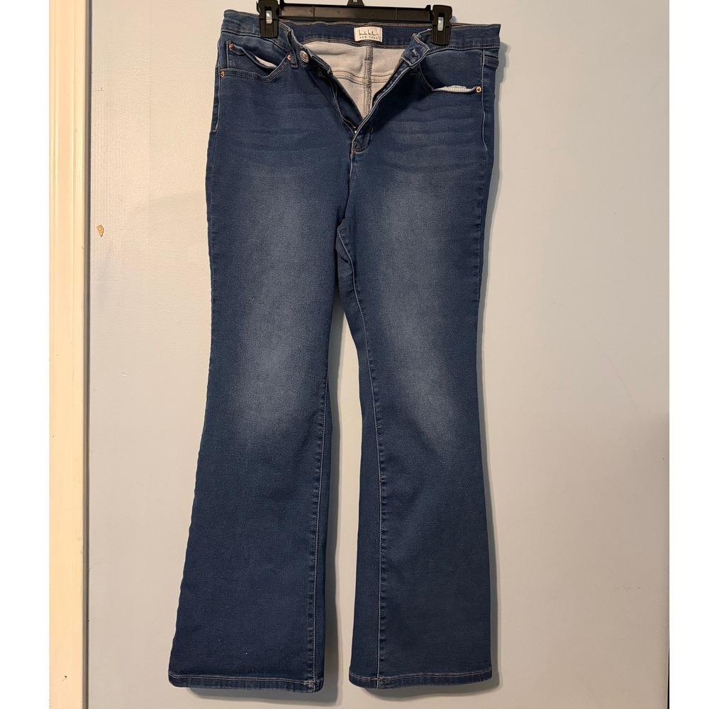 Nicole Miller New York Size 14 Soho High Rise Bootcut Medium Wash Blue 2110